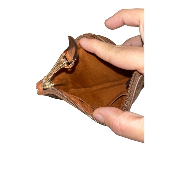 NWOT COACH WRISTLET SIGNATURE COATED CANVAS WITH LEATHER COACH - Picture 3 of 4